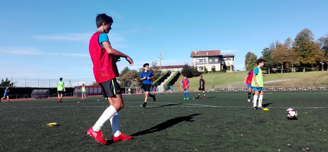 Gaztelueta Juvenil de Fútbol: comienzo con victoria